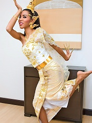 Irresistible Thai hottie makes an outstanding show